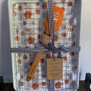 Rae Dunn Halloween Baking Set